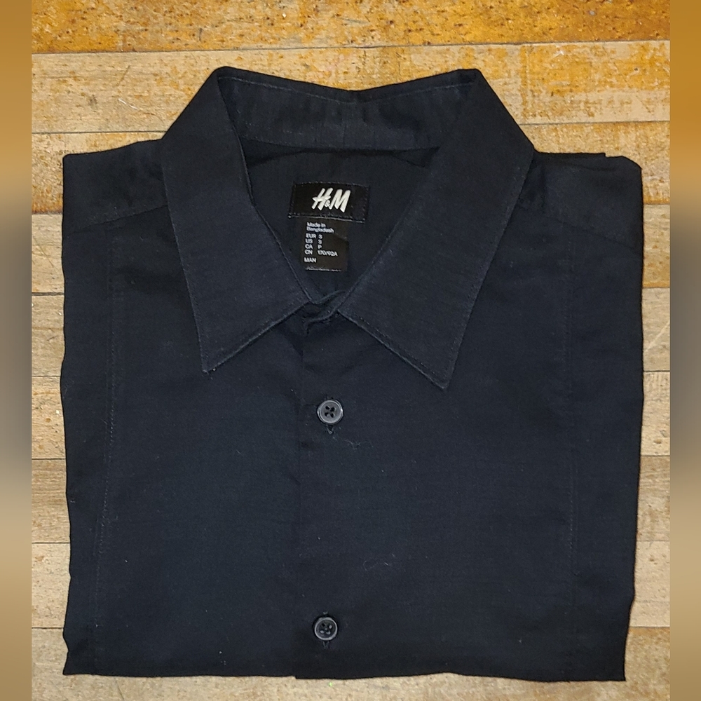 H&M Fitted button up black size s - Picture 3 of 4